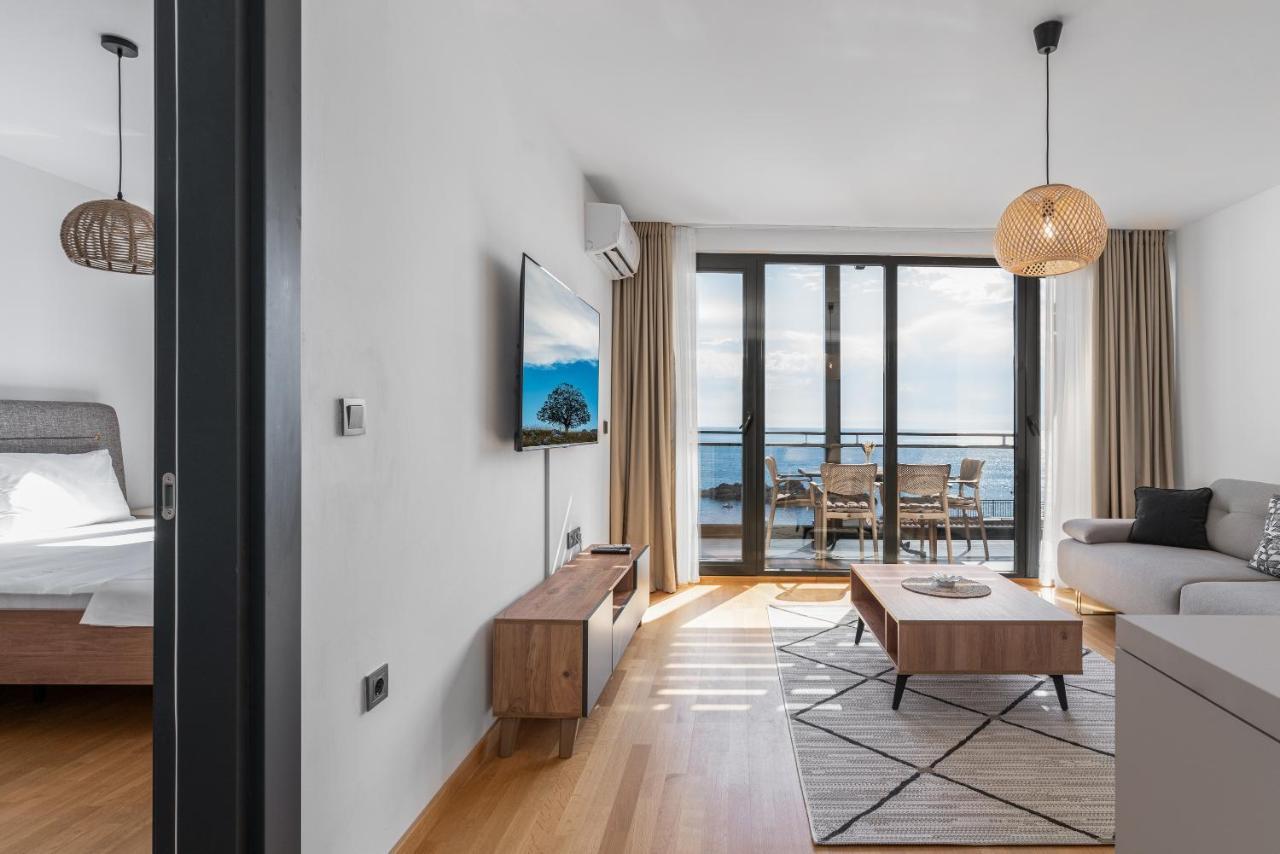 Vista Seaview Apartment *